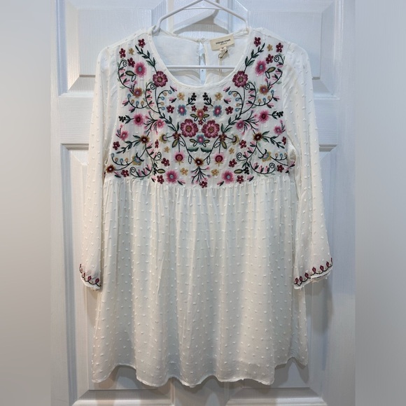 NWT Women's Embroidered Peplum Top Size M Floral Cottage Whimsical Beachy Flowy - Picture 1 of 11
